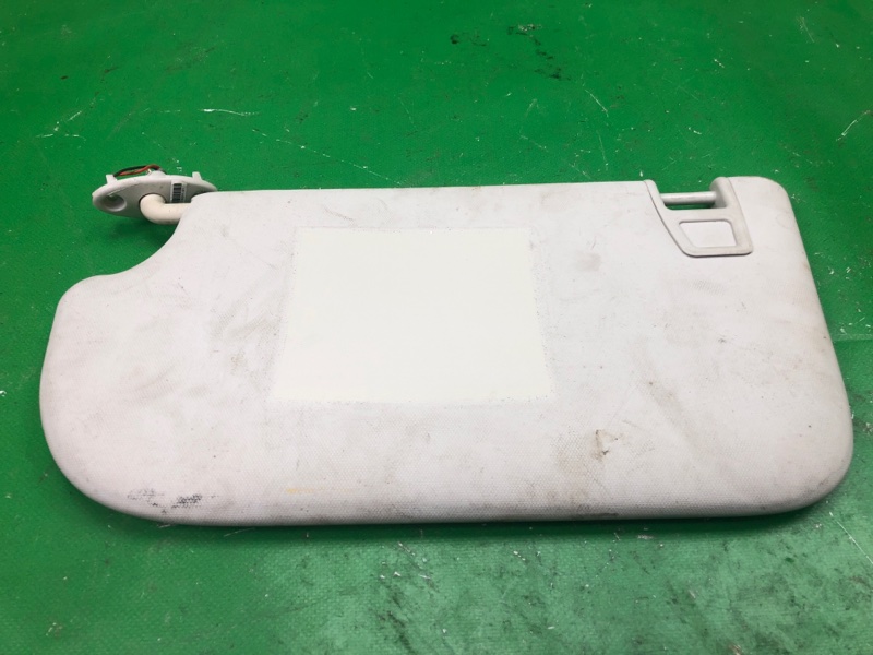 Запчасть козырек солнцезащитный правый FORD FOCUS 10-18 2014 BK 2.0 XQDA DM5Z-5804104-EC Б/У Козырек солнцезащитный правый FORD FOCUS 10-18 2014 BK 2.0 XQDA DM5Z-5804104-EC Б/У