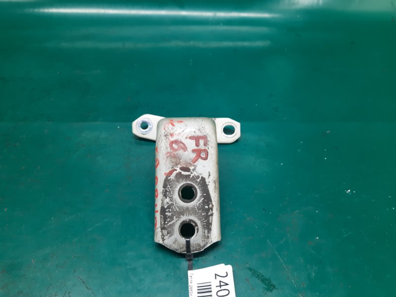 Петля двери верхняя передняя правая SUZUKI GRAND VITARA 05-15 Внедорожник 2.7 H27A