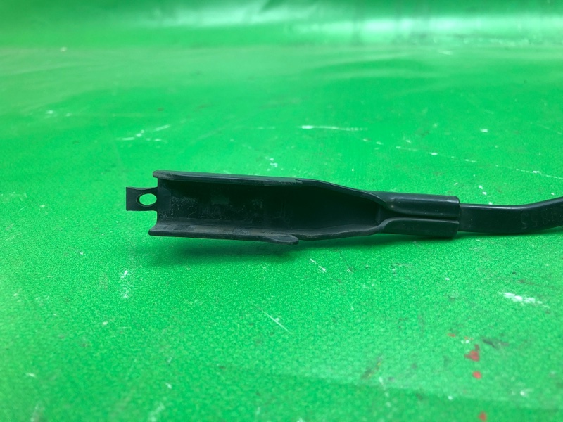 Поводок стеклоочистителя передний правый FOCUS 10-18 2014 BK 2.0 XQDA