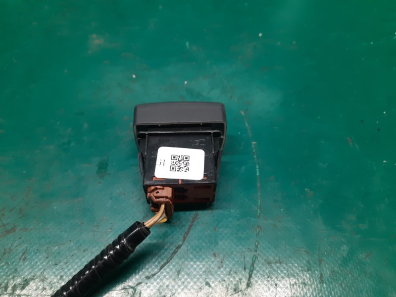 Кнопка закрывания крышки багажника RDX 12-19 2013 Внедорожник 3.5 J35Z2 Кнопка закрывания крышки багажника RDX 12-19 2013 Внедорожник 3.5 J35Z2