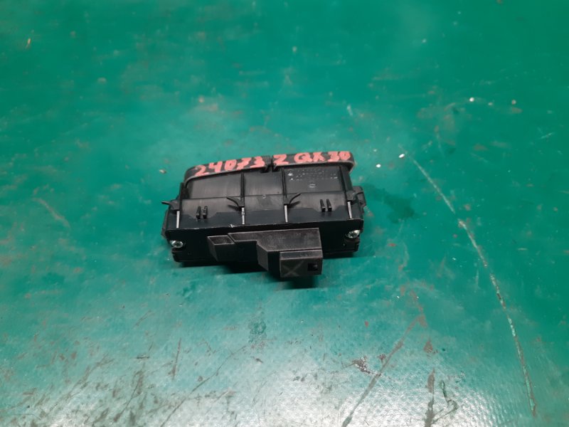 Кнопка центрального замка передняя правая QX30 16-20 2019 Внедорожник 2.0 20PET