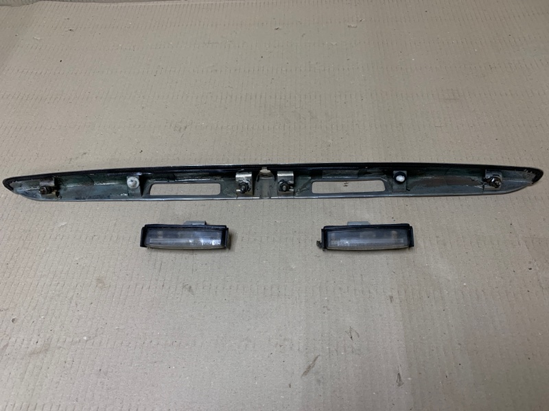 Панель подсветки номера CAMRY 30 02-06 2004 Седан 2.4 2AZFE