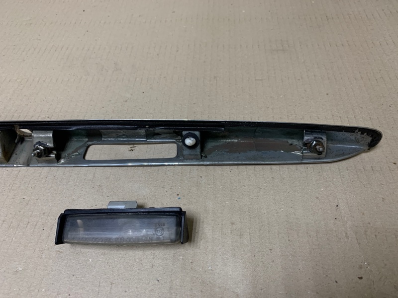 Панель подсветки номера CAMRY 30 02-06 2004 Седан 2.4 2AZFE