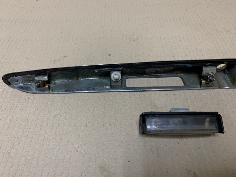 Панель подсветки номера CAMRY 30 02-06 2004 Седан 2.4 2AZFE