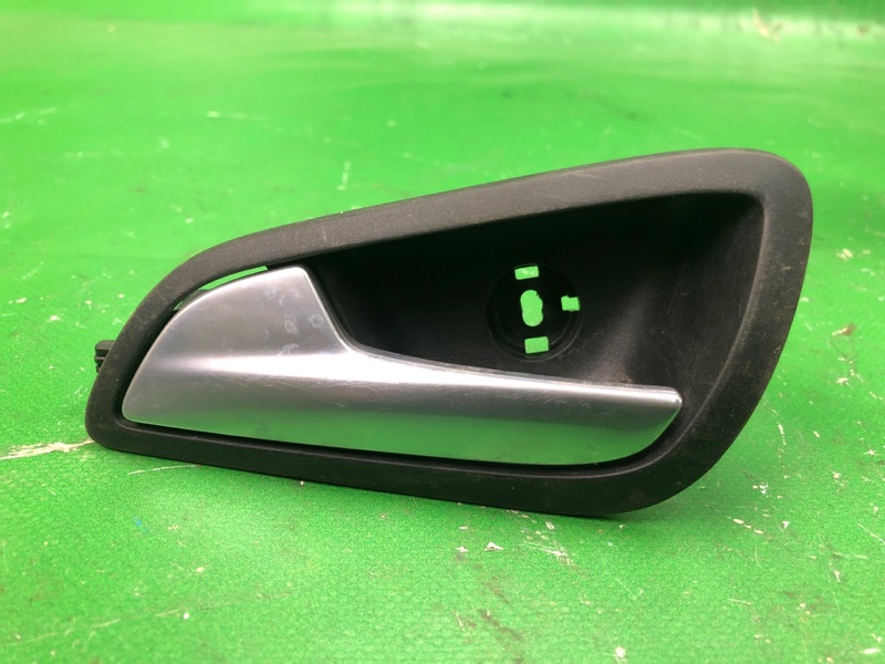 Ручка двери внутренняя левая FORD FOCUS 10-18 2014 BK 2.0 XQDA CV6Z-5422601-DA Б/У