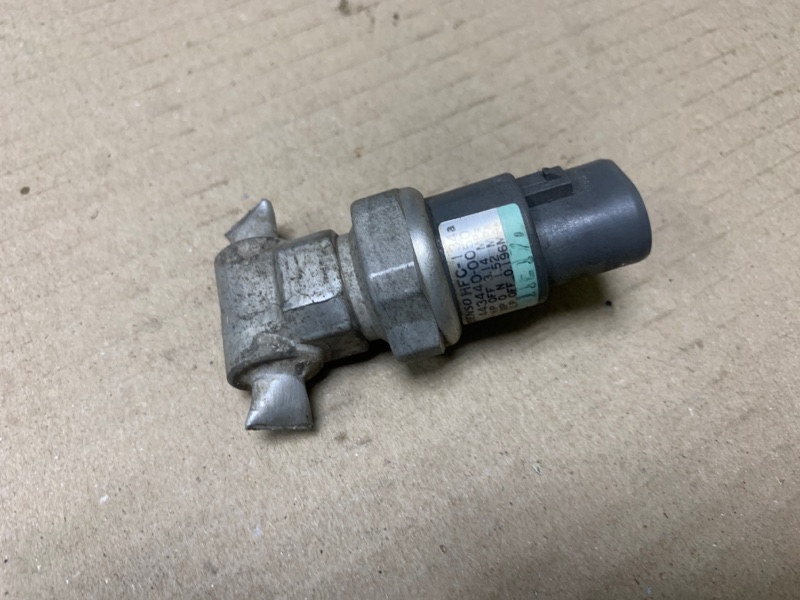 Датчик давления кондиционера TOYOTA CAMRY 30 02-06 2004 Седан 2.4 2AZFE 88645-08010 Б/У