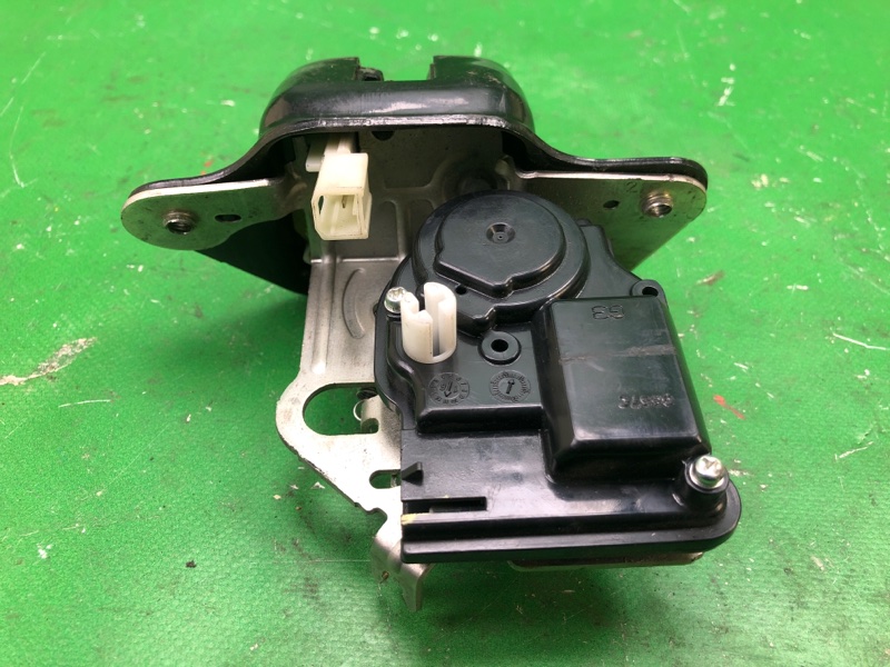 Замок крышки багажника DODGE JOURNEY 08-20 JC 3.5 EGF Замок крышки багажника DODGE JOURNEY 08-20 JC 3.5 EGF