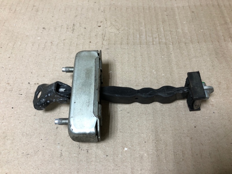 Ограничитель двери передний правый TOYOTA SOLARA 03-09 COUPE 2.4 2AZFE