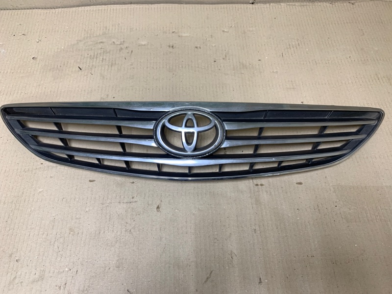 Решетка радиатора TOYOTA CAMRY 30 02-06 2006 Седан 2.4 2AZFE 53101-06050 Б/У