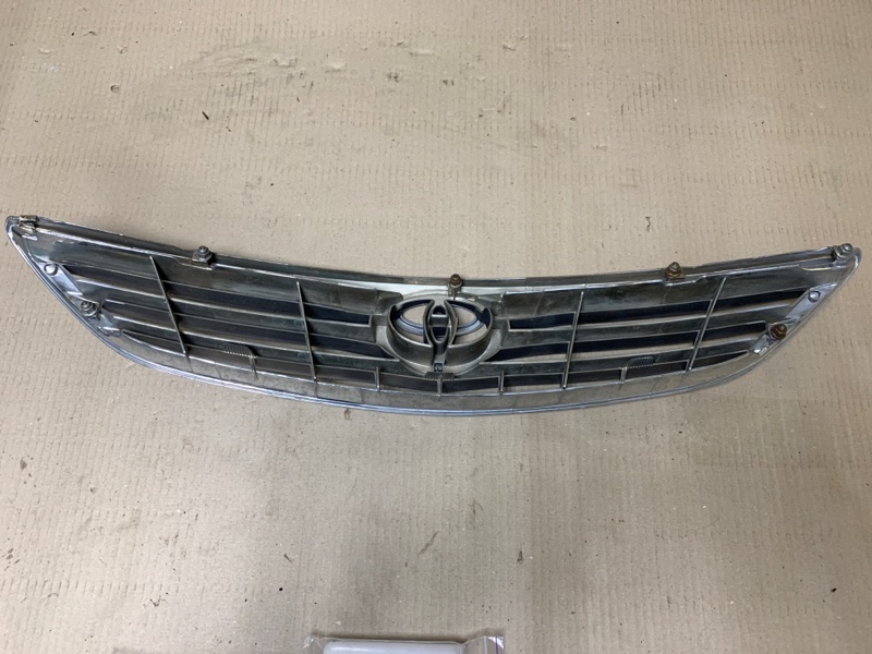 Решетка радиатора CAMRY 30 02-06 2006 Седан 2.4 2AZFE