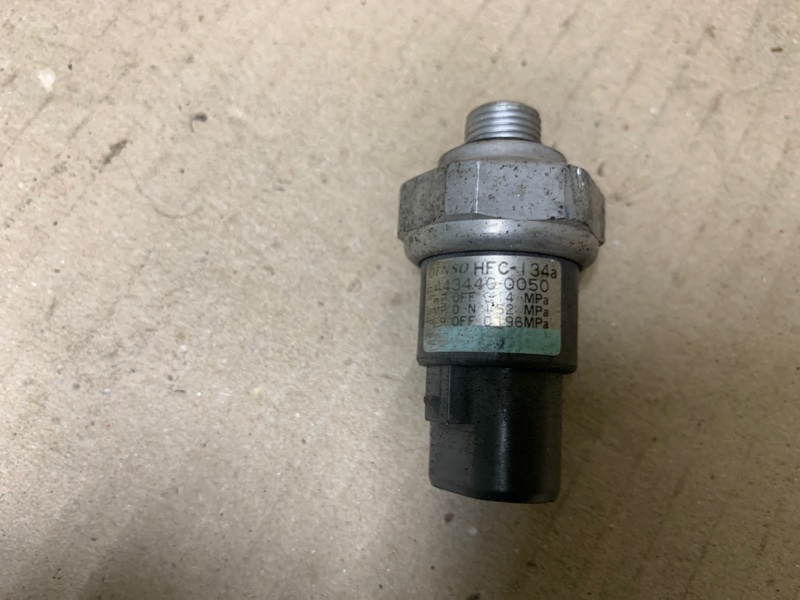 Датчик давления кондиционера CAMRY 30 02-06 2006 Седан 2.4 2AZFE