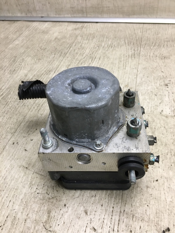 Блок ABS X-TRAIL/ROGUE T32 13-20 2017 T32 2.5 QR25DE