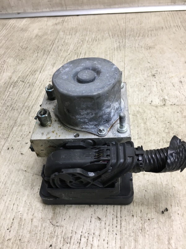 Блок ABS X-TRAIL/ROGUE T32 13-20 2017 T32 2.5 QR25DE