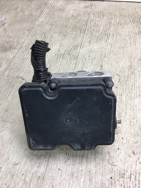 Блок ABS X-TRAIL/ROGUE T32 13-20 2017 T32 2.5 QR25DE