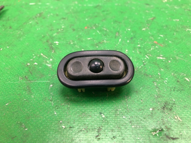 Запчасть кнопки на руль правые DODGE JOURNEY 08-20 2008 JC 3.5 EGF 4685728AB Б/У Кнопки на руль правые DODGE JOURNEY 08-20 2008 JC 3.5 EGF 4685728AB Б/У