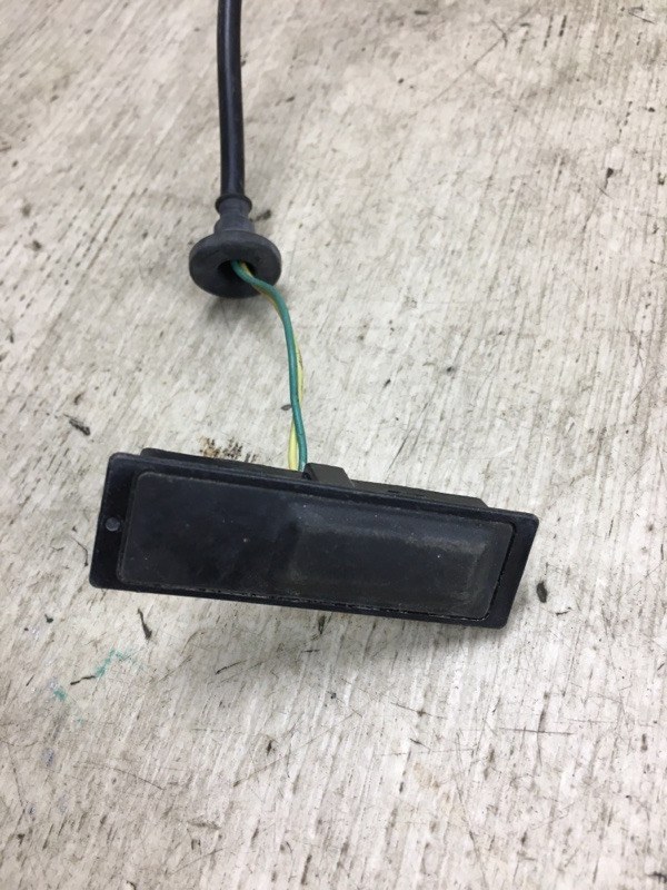 Кнопка открывания багажника наружная X-TRAIL/ROGUE T32 13-20 2017 T32 2.5 QR25DE