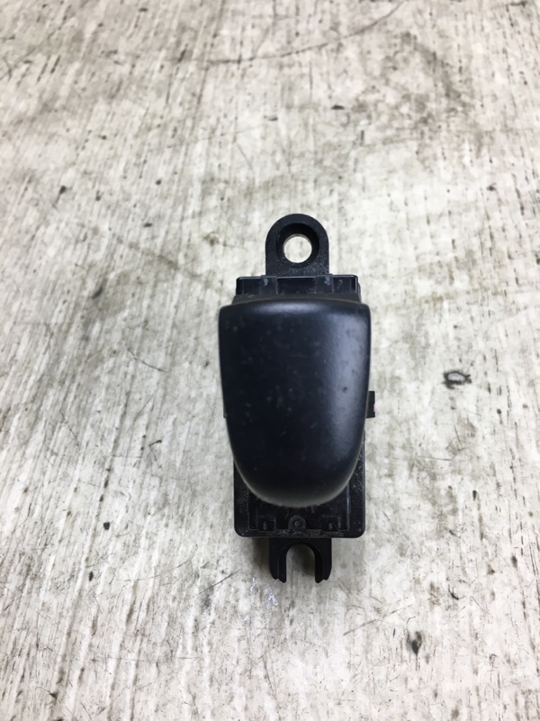 Кнопка стеклоподъемника задняя левая X-TRAIL/ROGUE T32 13-20 2017 T32 2.5 QR25DE