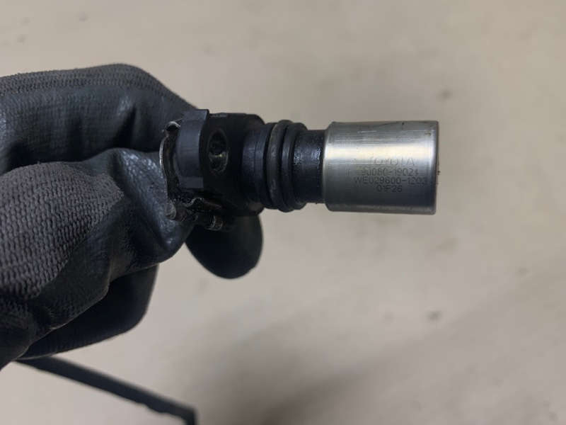 Датчик положения коленвала CAMRY 30 02-06 2004 Седан 2.4 2AZFE Датчик положения коленвала CAMRY 30 02-06 2004 Седан 2.4 2AZFE