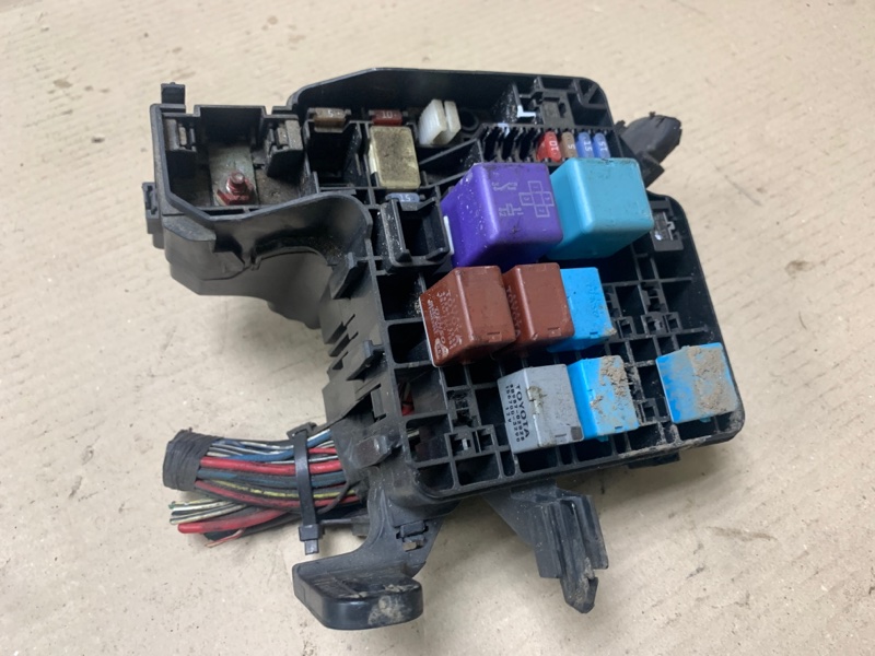 Запчасть блок предохранителей моторный отсек TOYOTA CAMRY 30 02-06 2004 Седан 2.4 2AZFE 82741-06020 Б/У Блок предохранителей моторный отсек TOYOTA CAMRY 30 02-06 2004 Седан 2.4 2AZFE 82741-06020 Б/У