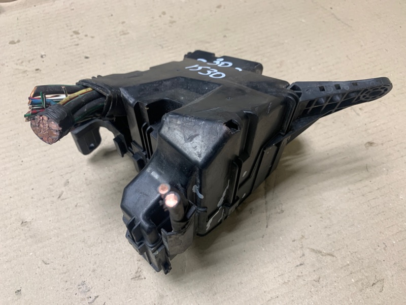 Блок предохранителей моторный отсек TOYOTA CAMRY 30 02-06 Седан 2.4 2AZFE Блок предохранителей моторный отсек TOYOTA CAMRY 30 02-06 Седан 2.4 2AZFE