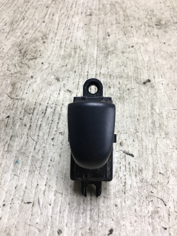 Кнопка стеклоподъемника задняя правая X-TRAIL/ROGUE T32 13-20 2017 T32 2.5 QR25DE