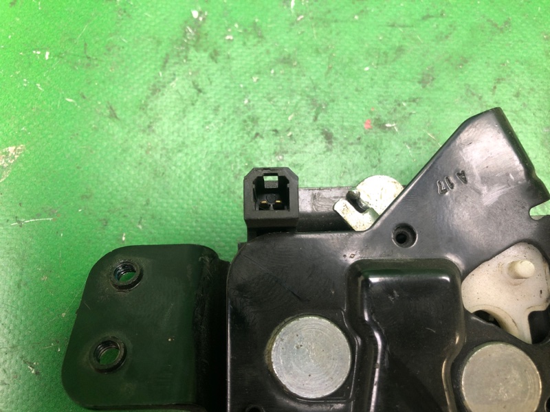 Замок крышки багажника JEEP COMPASS 06-16 MK49 2.4 ED3 Замок крышки багажника JEEP COMPASS 06-16 MK49 2.4 ED3