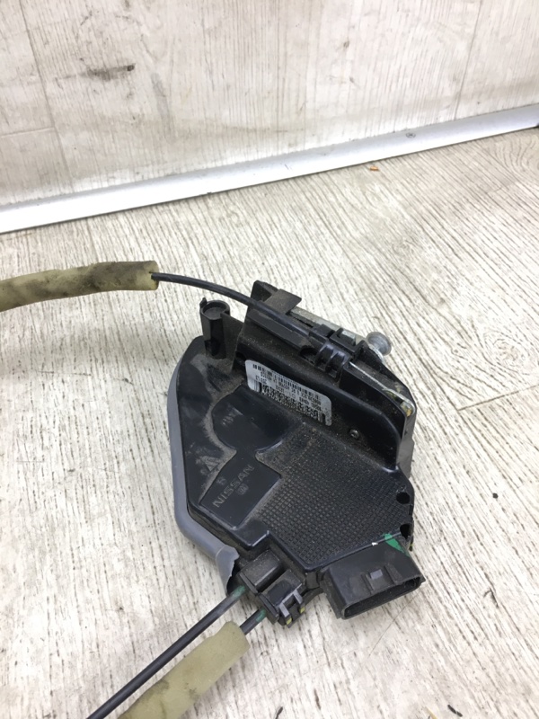 Замок двери задний левый X-TRAIL/ROGUE T32 13-20 2017 T32 2.5 QR25DE