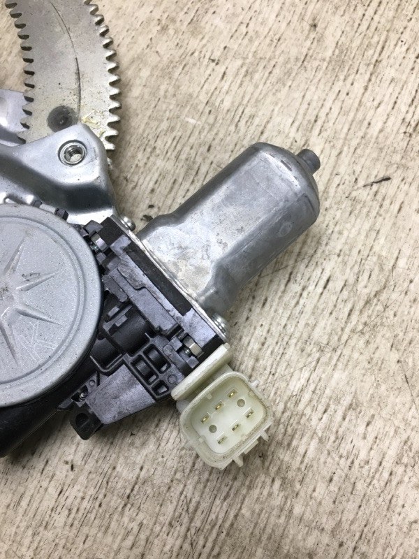 Стеклоподъемник задний левый NISSAN X-TRAIL/ROGUE T32 13-20