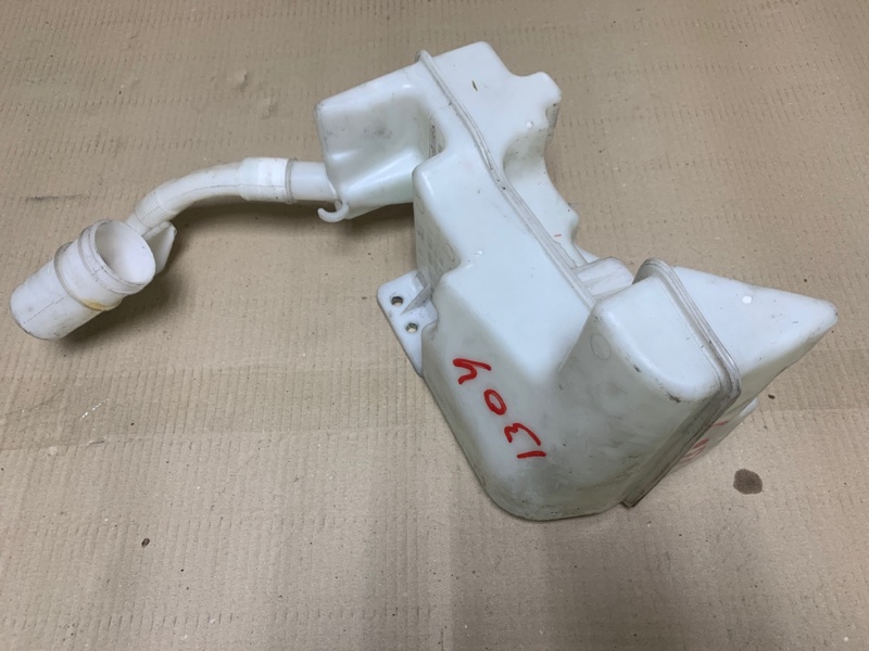 Бачок омывателя VOLKSWAGEN JETTA USA 10-17 Седан 1.4L TSI I-4 Turbocharged