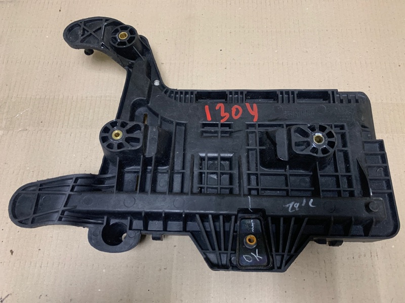 Полка аккумулятора VOLKSWAGEN JETTA USA 10-17 Седан 1.4L TSI I-4 Turbocharged