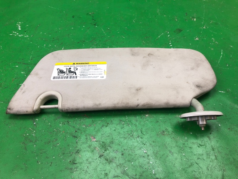 Запчасть козырек солнцезащитный правый JEEP COMPASS 06-16 2013 MK49 2.4 ED3 6CX12HDAAA Б/У Козырек солнцезащитный правый JEEP COMPASS 06-16 2013 MK49 2.4 ED3 6CX12HDAAA Б/У