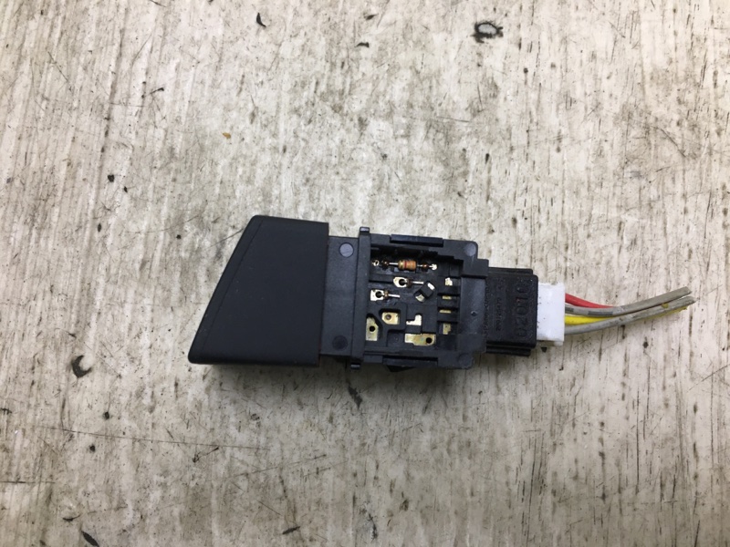 Кнопка аварийной сигнализации X-TRAIL/ROGUE T32 13-20 2017 T32 2.5 QR25DE