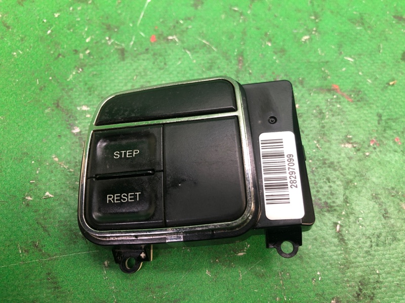 Запчасть кнопки на руль левые JEEP COMPASS 06-16 2013 MK49 2.4 ED3 56046096AD Б/У Кнопки на руль левые JEEP COMPASS 06-16 2013 MK49 2.4 ED3 56046096AD Б/У