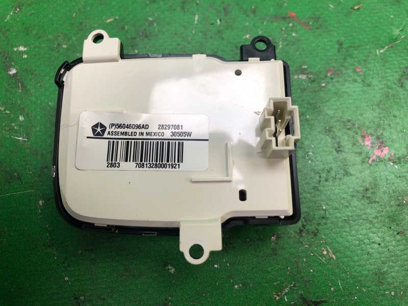 Кнопки на руль левые COMPASS 06-16 2013 MK49 2.4 ED3 Кнопки на руль левые COMPASS 06-16 2013 MK49 2.4 ED3