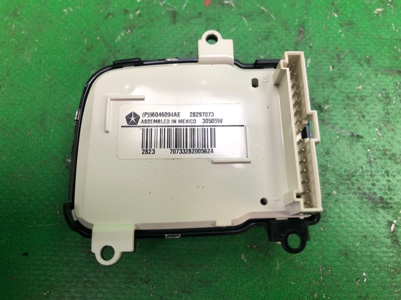 Кнопки на руль правые COMPASS 06-16 2013 MK49 2.4 ED3 Кнопки на руль правые COMPASS 06-16 2013 MK49 2.4 ED3