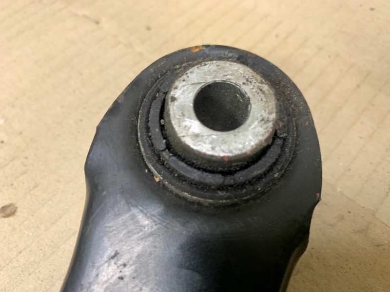 Рычаг задней подвески поперечный верхний VOLKSWAGEN JETTA USA 10-17 Седан 1.4L TSI I-4 Turbocharged