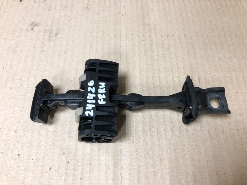 Ограничитель двери передний VOLKSWAGEN PASSAT B8 14- 2018 Седан 2.0 DDSA 561 837 249 C Б/У