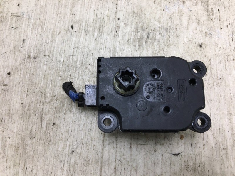 Моторчик заслонки печки ESCAPE 12-19 2012 TM2 2.0 HDTX