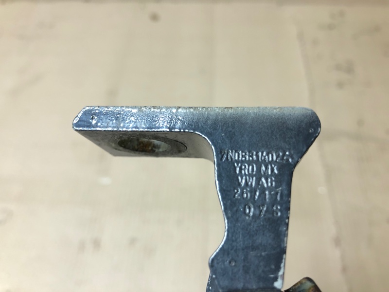 Петля двери нижняя задняя правая PASSAT B8 14- 2018 Седан 2.0 DDSA