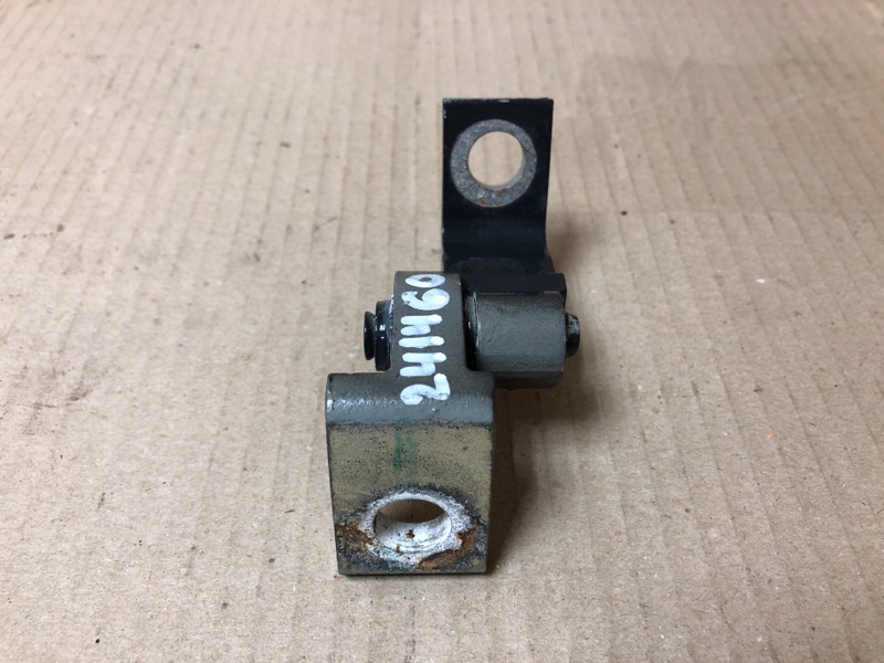 Петля двери верхняя задняя правая PASSAT B8 14- 2018 Седан 2.0 DDSA