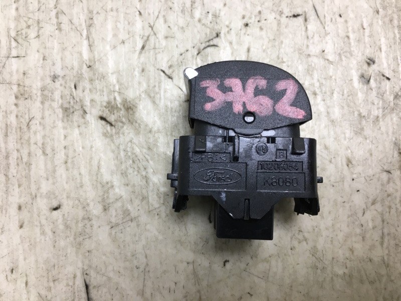 Кнопка стеклоподъемника задняя левая ESCAPE 12-19 2012 TM2 2.0 HDTX Кнопка стеклоподъемника задняя левая ESCAPE 12-19 2012 TM2 2.0 HDTX