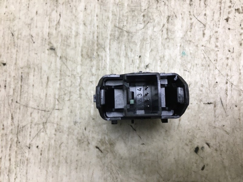 Кнопка стеклоподъемника задняя левая ESCAPE 12-19 2012 TM2 2.0 HDTX Кнопка стеклоподъемника задняя левая ESCAPE 12-19 2012 TM2 2.0 HDTX