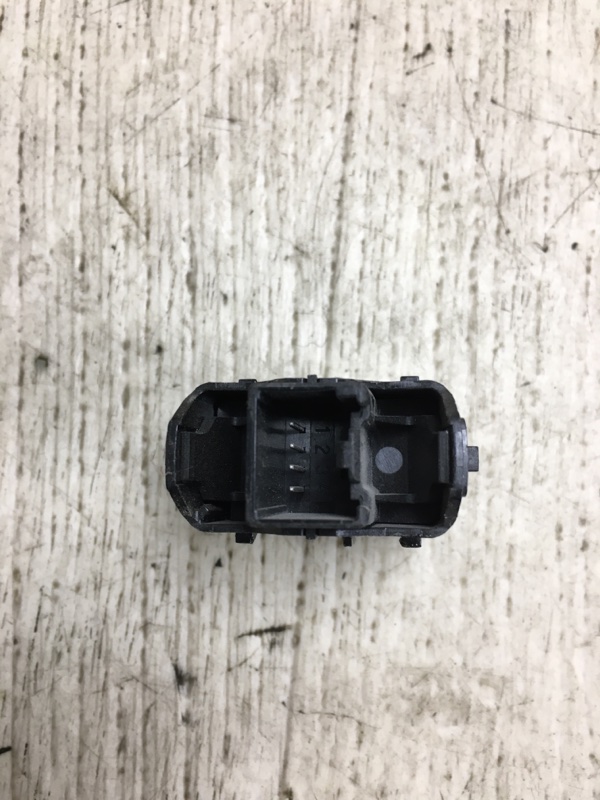 Кнопка стеклоподъемника задняя правая ESCAPE 12-19 2012 TM2 2.0 HDTX Кнопка стеклоподъемника задняя правая ESCAPE 12-19 2012 TM2 2.0 HDTX