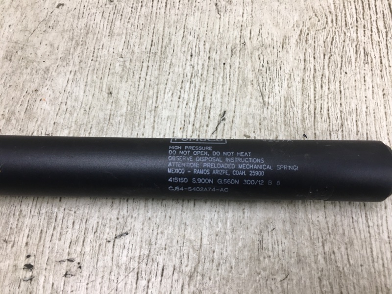 Амортизатор крышки багажника правый ESCAPE 12-19 2012 TM2 2.0 HDTX Амортизатор крышки багажника правый ESCAPE 12-19 2012 TM2 2.0 HDTX