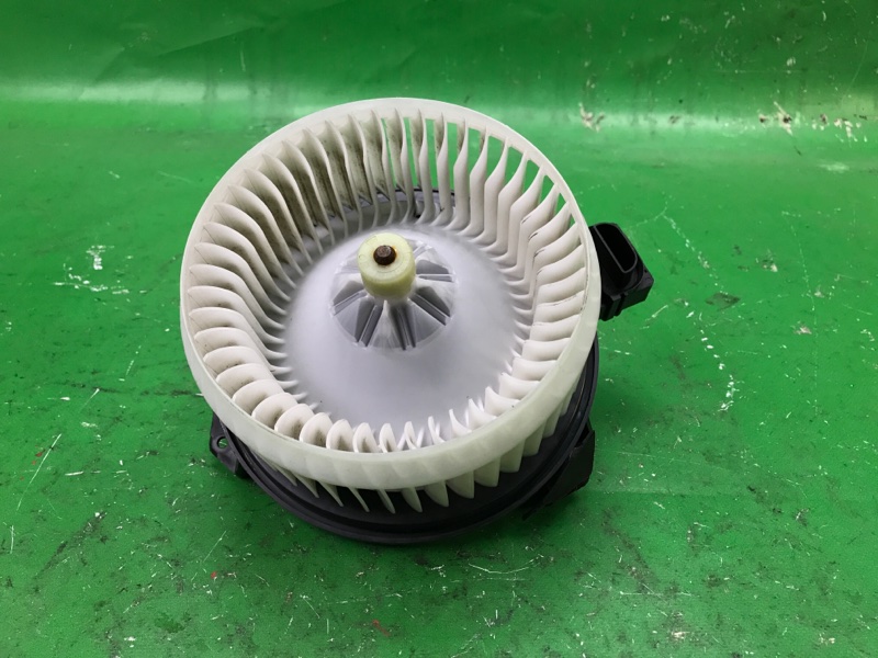 Моторчик печки PATRIOT 10-17 2014 MK74 2.4 ED3 Моторчик печки PATRIOT 10-17 2014 MK74 2.4 ED3