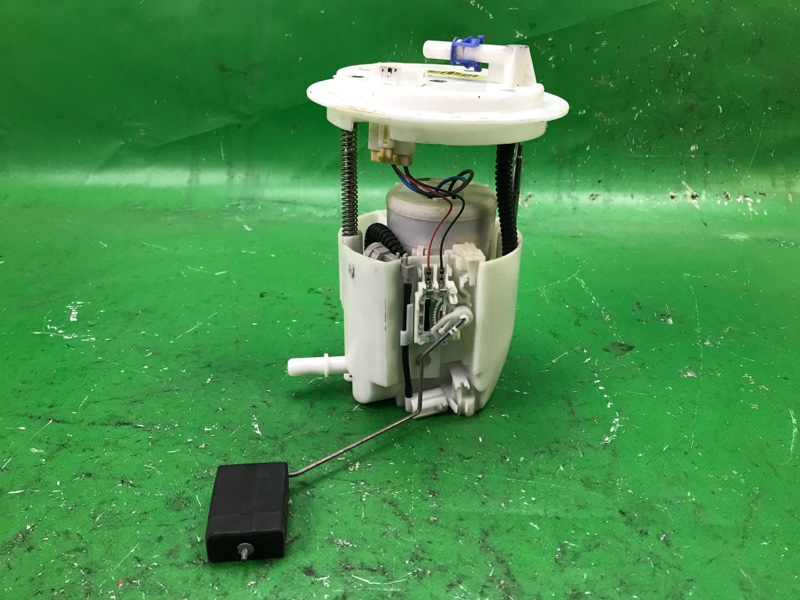 Запчасть топливный насос JEEP PATRIOT 10-17 2014 MK74 2.4 ED3 5183202AB Б/У Топливный насос JEEP PATRIOT 10-17 2014 MK74 2.4 ED3 5183202AB Б/У