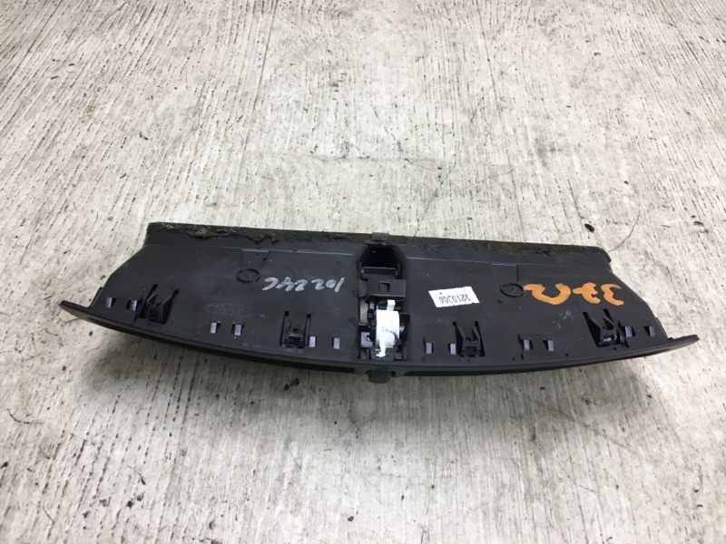 Дефлектор воздушный FORD ESCAPE 12-19 TM2 2.0 HDTX