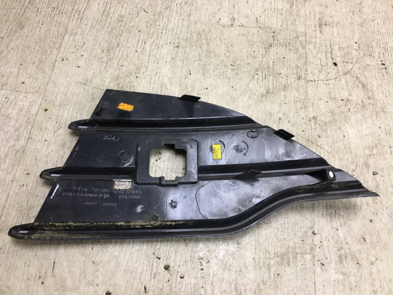 Накладка противотуманной фары передняя правая FORD ESCAPE 12-19 TM2 2.0 HDTX Накладка противотуманной фары передняя правая FORD ESCAPE 12-19 TM2 2.0 HDTX