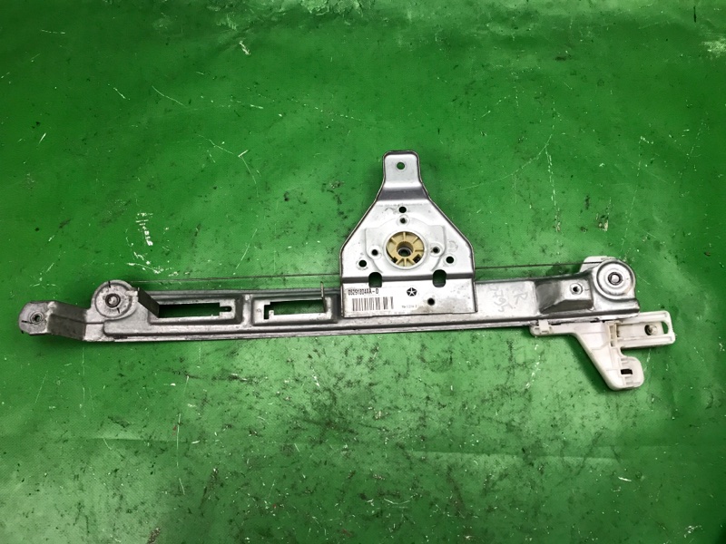 Запчасть стеклоподъемник задний правый JEEP PATRIOT 10-17 2014 MK74 2.4 ED3 68002892AA Б/У Стеклоподъемник задний правый JEEP PATRIOT 10-17 2014 MK74 2.4 ED3 68002892AA Б/У