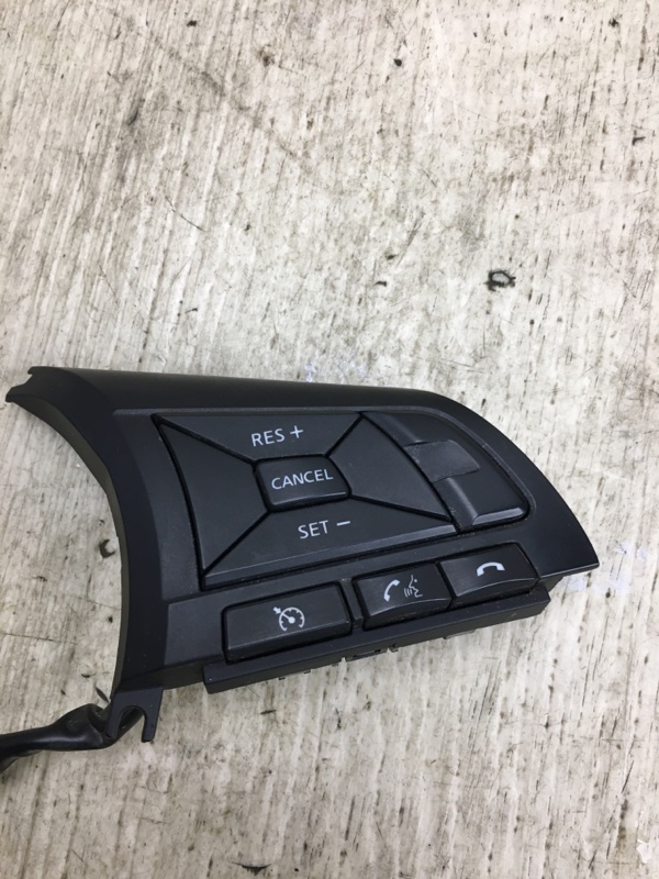 Кнопки на руль правые X-TRAIL/ROGUE T32 13-20 2017 T32 2.5 QR25DE